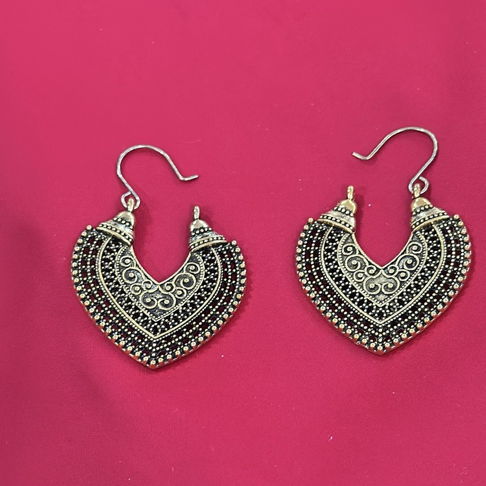 Earring - Picture 3 of 3